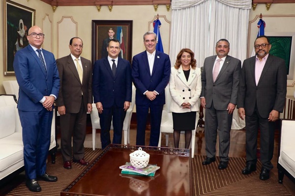 Presidente Abinader se reúne con presidente y miembros de la JCE ...
