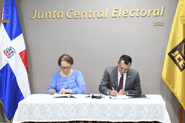 La JCE y Procuraduría general de la República firman acuerdo