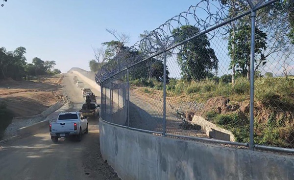 Ministro de Defensa, Díaz Morfa, encabeza recorrido de supervisión en ocho kilómetros verja fronteriza por Dajabón entre RD y Haití